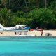 15- Les touristes debarquent de l'hydravion 